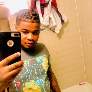 Meet your Posher, Deandre